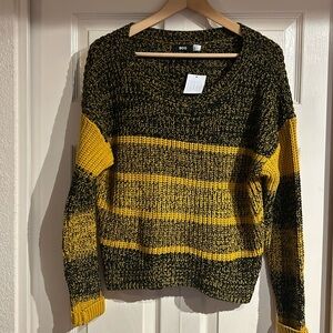 Urban Outfitters Gold and Black Sweater NWT